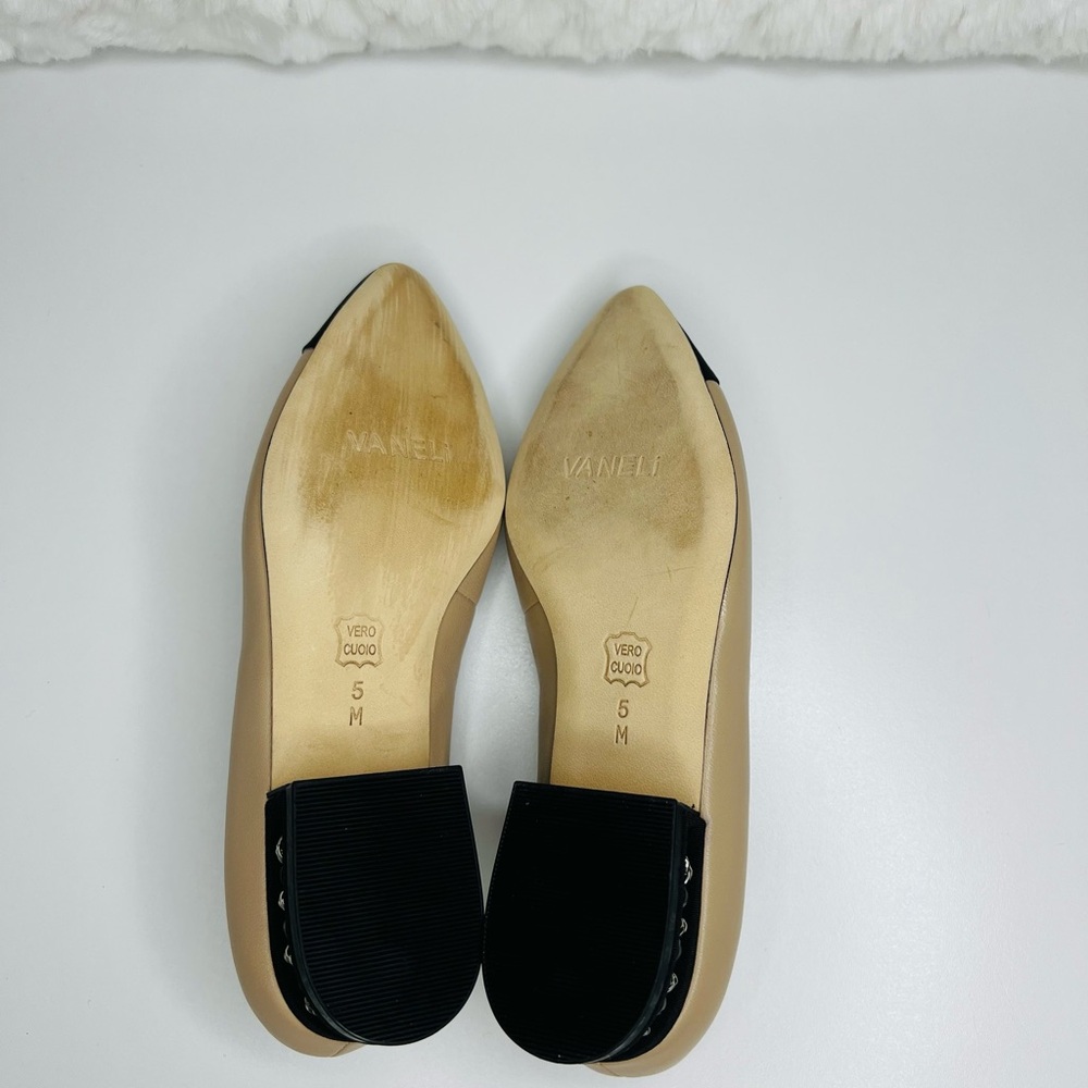 Vaneli Two-Tone Beige and Black Flats - Picture 6 of 7